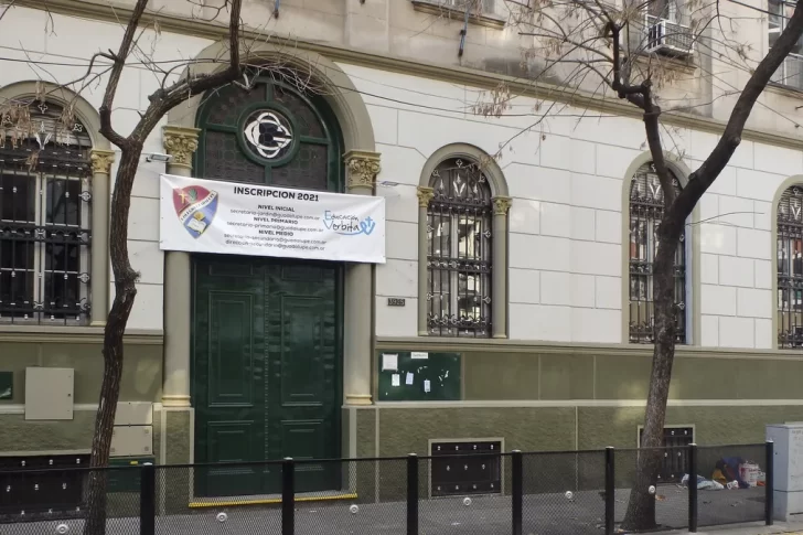 Pánico en un colegio: tres alumnos sufrieron quemaduras por la explosión de un experimento