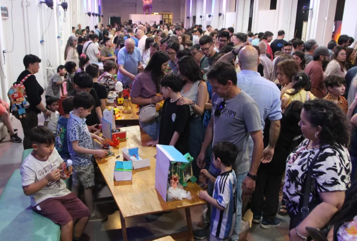 Exposición de robótica y ciencias: conocimiento, imaginación e ingenio sin fronteras Exposición de robótica y ciencias: conocimiento, imaginación e ingenio sin fronteras