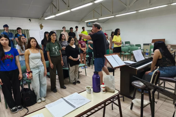 Primera gira artística internacional del Coro Preuniversitario de la Facultad de Filosofía: dará conciertos en distintos lugares de Chile