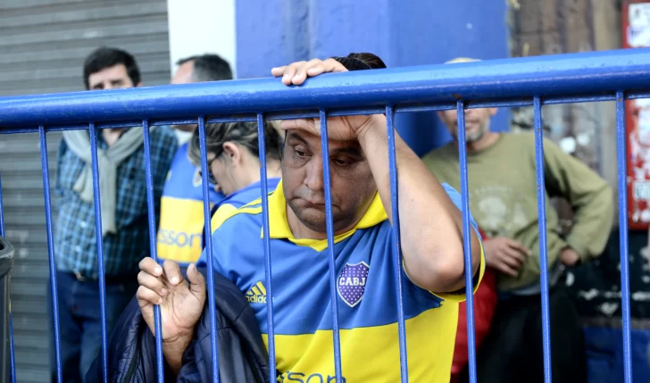 Planteles de clubes que dirigió Miguel Ángel Russo llegaron a la Bombonera para despedirlo