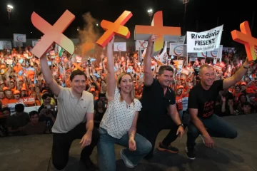 Orrego y los candidatos de Por San Juan cerraron la campaña en Rawson con una marea naranja y un anticipo para el 2027 Orrego y los candidatos de Por San Juan cerraron la campaña en Rawson con una marea naranja y un anticipo para el 2027