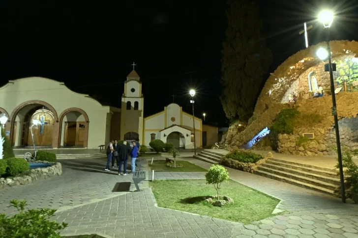 Con un templo renovado y un desfile cívico, rendirán honor a la Virgen de Fátima