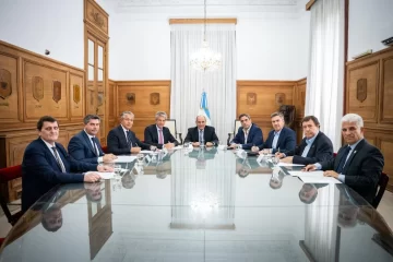 El Gobierno inició contactos informales con los gobernadores en busca de consensos El Gobierno inició contactos informales con los gobernadores en busca de consensos