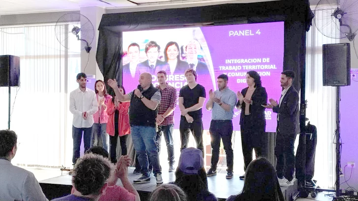 El show del principal influencer de Milei en San Juan: arenga a la tropa, “saquen al pingüino del cajón” y el discurso explosivo de Peluc