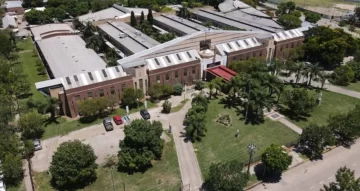 Conmoción por un nene de 4 años que jugaba con un arma cuando se disparó en una pierna Conmoción por un nene de 4 años que jugaba con un arma cuando se disparó en una pierna