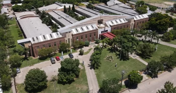 Conmoción por un nene de 4 años que jugaba con un arma cuando se disparó en una pierna Conmoción por un nene de 4 años que jugaba con un arma cuando se disparó en una pierna