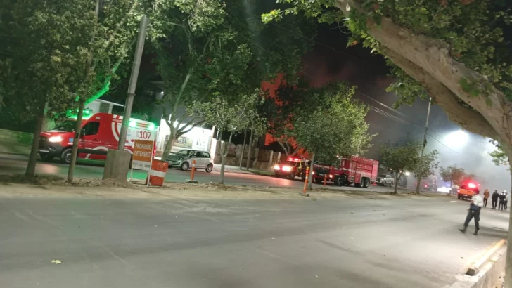 incendio-cerca-de-casa-de-gobierno-capital-27102025-1-728x410 incendio-cerca-de-casa-de-gobierno-capital-27102025-1-728x410