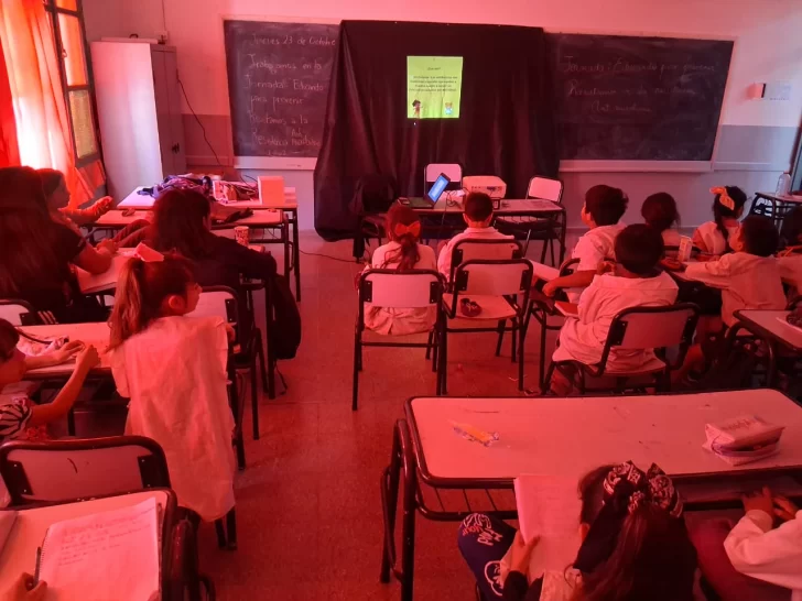 Cientos de alumnos participaron de la jornada contra la resistencia antimicrobiana Cientos de alumnos participaron de la jornada contra la resistencia antimicrobiana