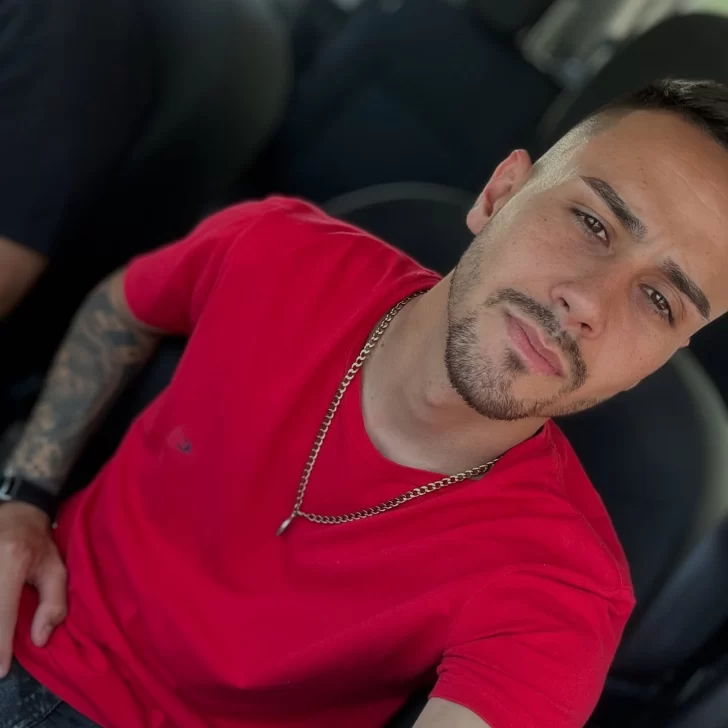 Denuncia contra Juan Cruz Rufino: una puerta con 8 puntazos, un bebé llorando y destrozos en la casa Denuncia contra Juan Cruz Rufino: una puerta con 8 puntazos, un bebé llorando y destrozos en la casa