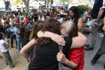El dolor de la familia de Raúl Tellechea: “El fallo es un papelón, faltó estudio de la causa” El dolor de la familia de Raúl Tellechea: “El fallo es un papelón, faltó estudio de la causa”
