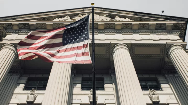 Juicio por YPF: Preska volvió a ordenarle a la Argentina que entregue los chats de Luis Caputo y Massa