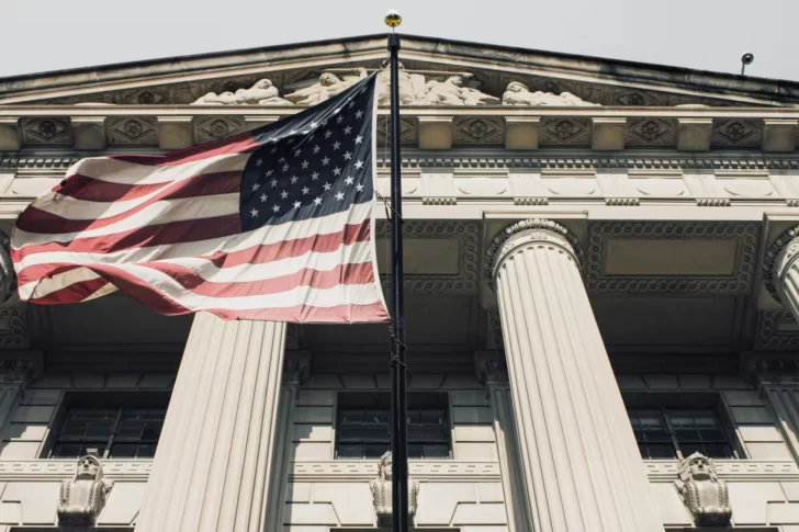 Juicio por YPF: Preska volvió a ordenarle a la Argentina que entregue los chats de Luis Caputo y Massa