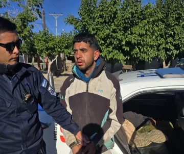 Dos ladrones ingresaron a una vivienda cuando estaban sus propietarios: fueron detenidos cuando intentaban huir Dos ladrones ingresaron a una vivienda cuando estaban sus propietarios: fueron detenidos cuando intentaban huir