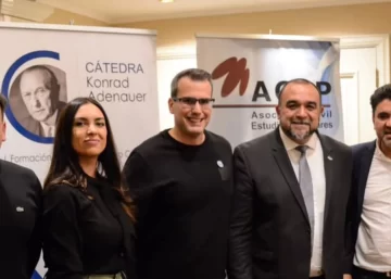 Aseguran que la hija de un jefe de campaña del PJ ahora trabaja en Rivadavia con Miodowsky Aseguran que la hija de un jefe de campaña del PJ ahora trabaja en Rivadavia con Miodowsky