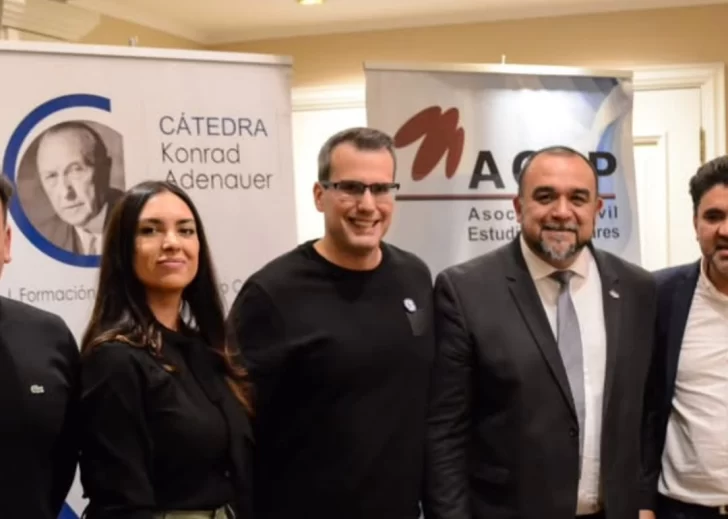 Aseguran que la hija de un jefe de campaña del PJ ahora trabaja en Rivadavia con Miodowsky Aseguran que la hija de un jefe de campaña del PJ ahora trabaja en Rivadavia con Miodowsky