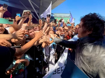 Por incidentes entre militantes, Javier Milei suspendió una caminata de campaña en Santa Fe