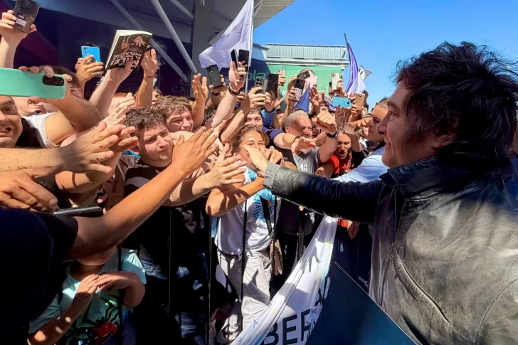 Por incidentes entre militantes, Javier Milei suspendió una caminata de campaña en Santa Fe