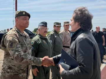 A días de las elecciones, Javier Milei llegó a Chaco y volvió a pedir “que no aflojen” A días de las elecciones, Javier Milei llegó a Chaco y volvió a pedir “que no aflojen”