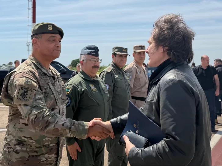 A días de las elecciones, Javier Milei llegó a Chaco y volvió a pedir “que no aflojen” A días de las elecciones, Javier Milei llegó a Chaco y volvió a pedir “que no aflojen”