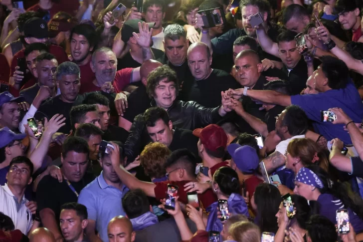 Milei cerró la campaña en Rosario: “A partir del domingo va a cambiar en serio la Argentina” Milei cerró la campaña en Rosario: “A partir del domingo va a cambiar en serio la Argentina”