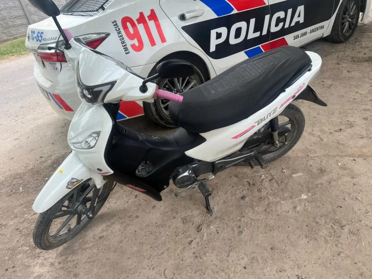 Se robó una moto, lo sorprendieron y escapó: policías recuperaron el rodado Se robó una moto, lo sorprendieron y escapó: policías recuperaron el rodado