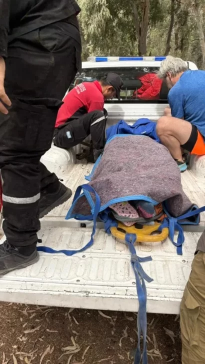 Rescatan a una mujer que se accidentó cuando hacía trekking en Las Tapias Rescatan a una mujer que se accidentó cuando hacía trekking en Las Tapias