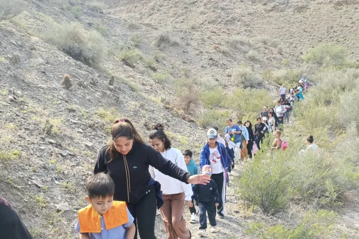 Ahora, hasta los alumnos de Nivel Inicial hacen trekking por los cerros en San Martín