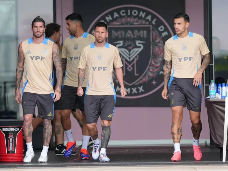 Messi y De Paul se sumaron al trabajo de Argentina para los amistosos FIFA Messi y De Paul se sumaron al trabajo de Argentina para los amistosos FIFA