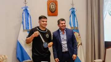 El Gobernador recibió a Santiago Flores, campeón mundial de Powerlifting