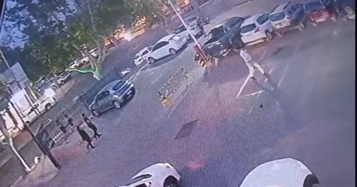 Denuncian que le abrieron la camioneta usando un inhibidor en la playa de un conocido shopping