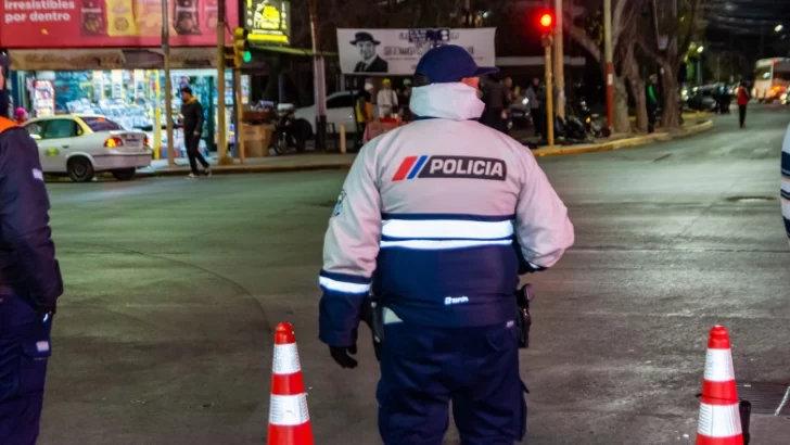 Actualizaron los montos de las multas por infracciones de tránsito: cuánto cuesta cruzar un semáforo en rojo o conducir ebrio