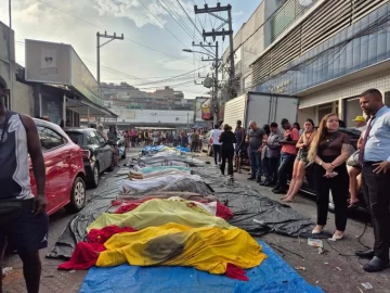 Baño de sangre en Río de Janeiro: exhiben los cuerpos en las calles; imágenes del horror que ya dejó 64 muertos Baño de sangre en Río de Janeiro: exhiben los cuerpos en las calles; imágenes del horror que ya dejó 64 muertos
