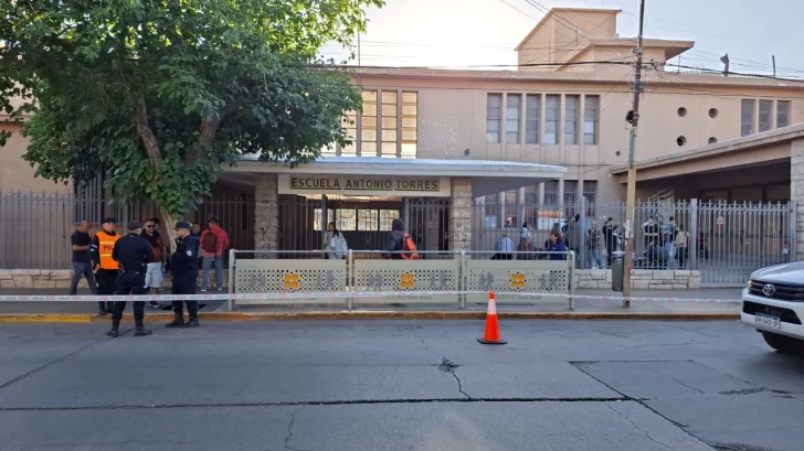 Arrancó la votación con el debut de la Boleta Única Papel: en San Juan están habilitados a sufragar 620.823 personas Arrancó la votación con el debut de la Boleta Única Papel: en San Juan están habilitados a sufragar 620.823 personas