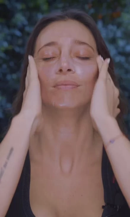 sol-perez-cara-lavada-438x728