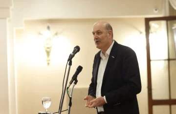 El despliegue escénico del “profe” Sturzenegger en San Juan: círculo virtuoso minero, pin de motosierra y globos aerostáticos en Ischigualasto El despliegue escénico del “profe” Sturzenegger en San Juan: círculo virtuoso minero, pin de motosierra y globos aerostáticos en Ischigualasto