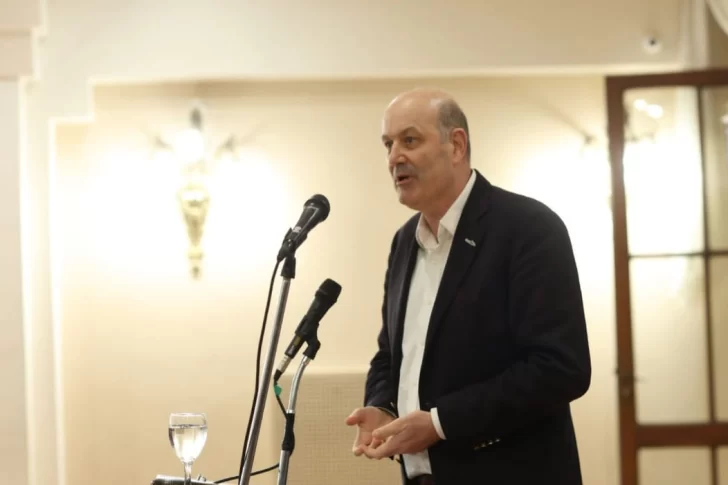 El despliegue escénico del “profe” Sturzenegger en San Juan: círculo virtuoso minero, pin de motosierra y globos aerostáticos en Ischigualasto