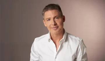 Adrián Suar y la primera foto junto a su nueva novia Adrián Suar y la primera foto junto a su nueva novia