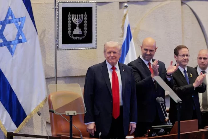 Trump fue ovacionado en el Parlamento de Israel: “Es el fin de una guerra, el fin de una era de terror”