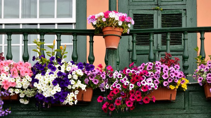 Los 5 trucos infalibles para transformar tu balcón antes del verano