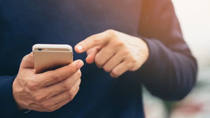 Accedió a una aplicación con descuentos exclusivos para jubilados y lo estafaron por $10 millones