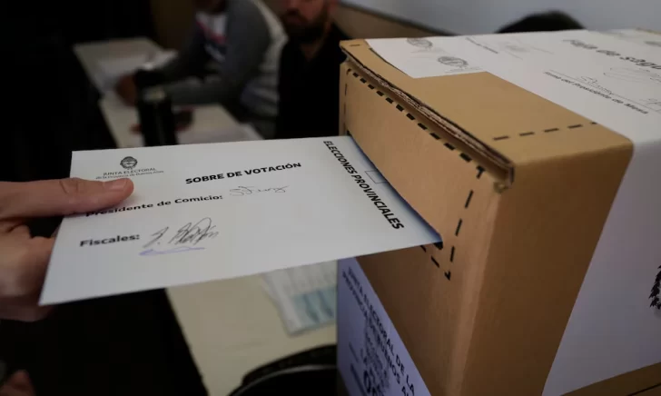 La Iglesia llamó a votar el domingo, a pesar de “la desconfianza y el cansancio hacia la política y sus actores” La Iglesia llamó a votar el domingo, a pesar de “la desconfianza y el cansancio hacia la política y sus actores”