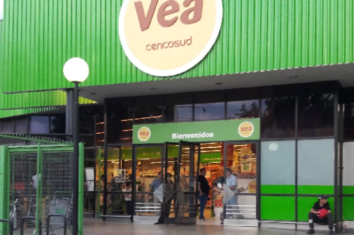 La empresa que cerró un supermercado en Villa Krause ya no compite por la compra de otro gigante