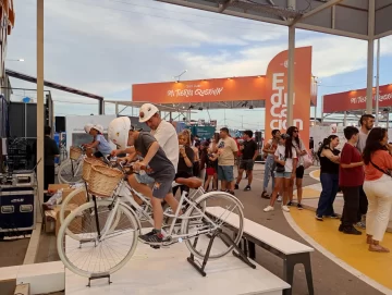La última velada de la Fiesta Nacional de Sol inició con una gran concurrencia La última velada de la Fiesta Nacional de Sol inició con una gran concurrencia
