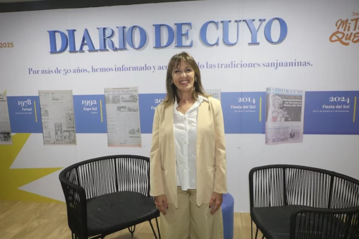 Susana Laciar visitó el stand de DIARIO DE CUYO: “Los visitantes están conociendo la Ciudad con el bus turístico” Susana Laciar visitó el stand de DIARIO DE CUYO: “Los visitantes están conociendo la Ciudad con el bus turístico”