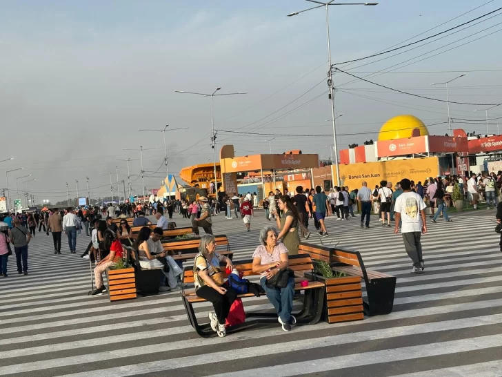 Arranca la actividad en la Feria de la FNS 2025: a buen ritmo empezó a ingresar el público Arranca la actividad en la Feria de la FNS 2025: a buen ritmo empezó a ingresar el público