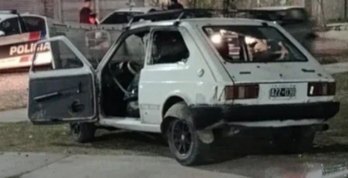 Dos nenas de 2 y 9 años fueron atropelladas por un auto mientras jugaban en una plaza Dos nenas de 2 y 9 años fueron atropelladas por un auto mientras jugaban en una plaza