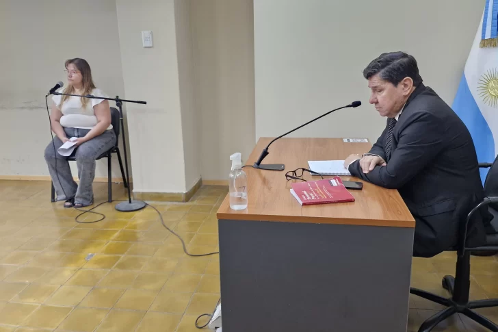 Nuevas denuncias amplían el escándalo por la venta de carpetas del IPV en una iglesia evangélica