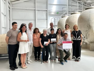 Herederas de una pasión: conocé a las tejedoras sanjuaninas que ganaron el concurso “San Juan Premia su Poncho” Herederas de una pasión: conocé a las tejedoras sanjuaninas que ganaron el concurso “San Juan Premia su Poncho”