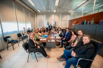 El Gobierno sanjuanino trasladó a los sindicatos docentes la primera oferta salarial: los detalles El Gobierno sanjuanino trasladó a los sindicatos docentes la primera oferta salarial: los detalles