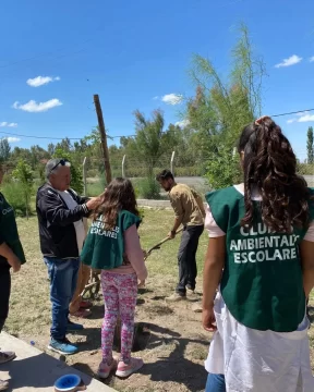 En Sarmiento recompensan a los vecinos que cuidan el ambiente para fomentar el reciclado y la economía circular En Sarmiento recompensan a los vecinos que cuidan el ambiente para fomentar el reciclado y la economía circular
